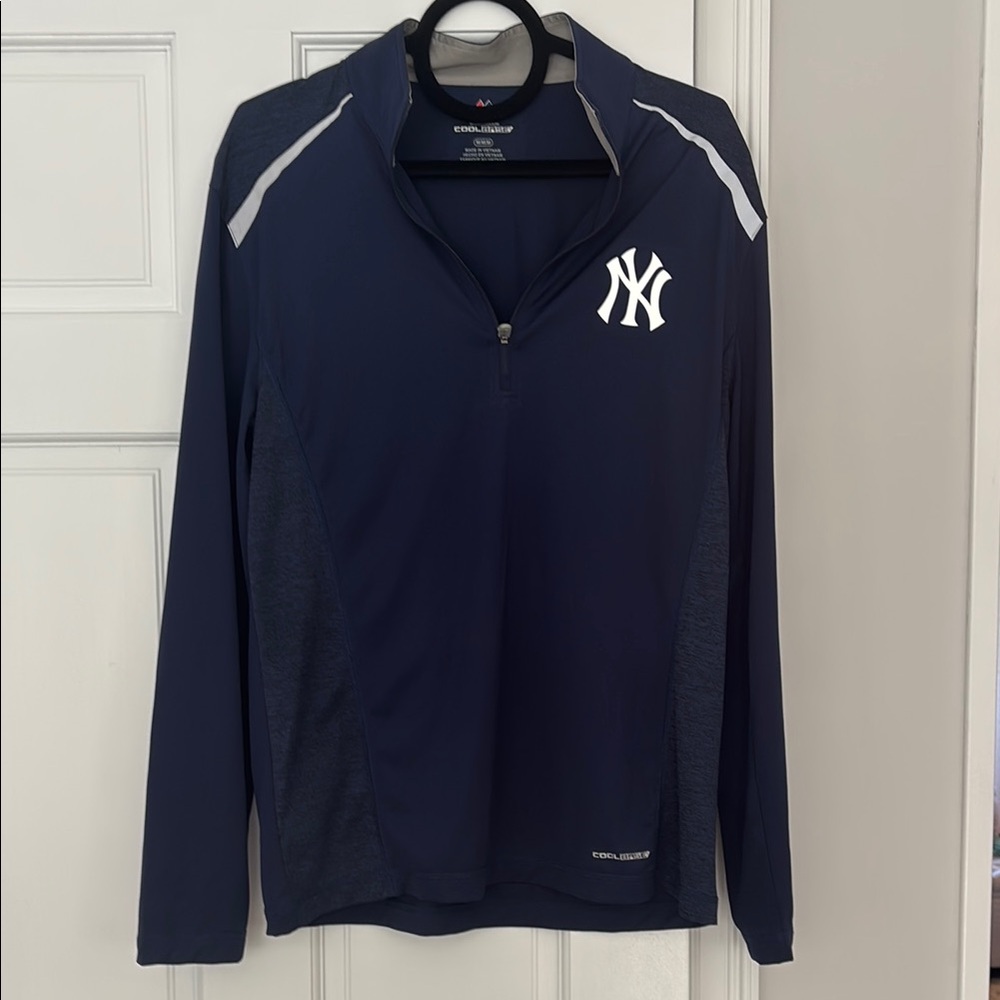 [Like 🆕] Medium- New York Yankees Navy Quarter-Zip Pullover